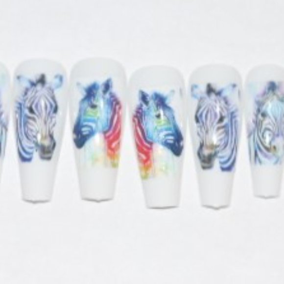 Zebras and hearts- press on nail set - Picture 4 of 7